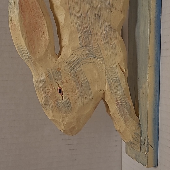Wood Carved Bunny - Picture 2 of 16